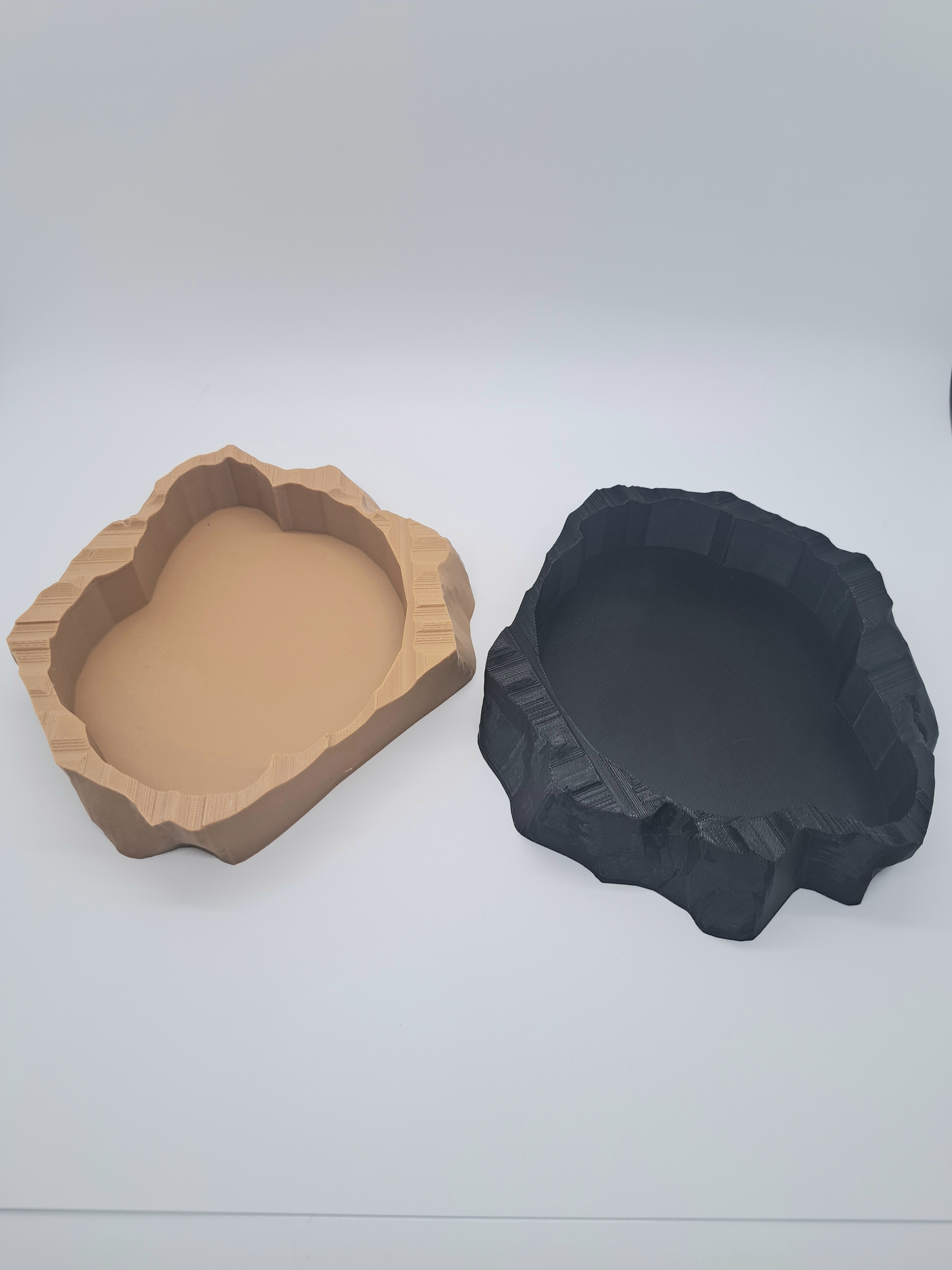 Water dishes for reptile enclosures